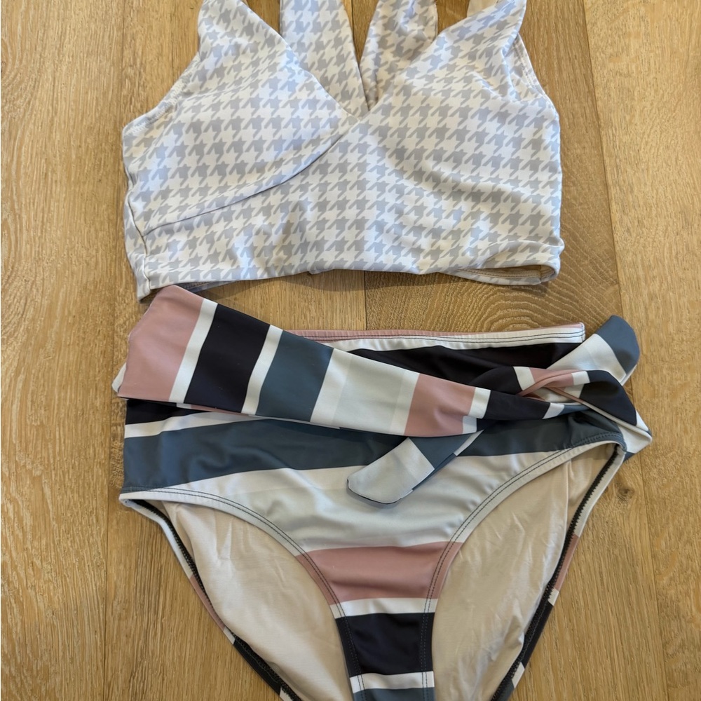 Nani Bikini